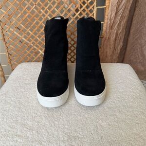 Steve Madden Suede Black Ankle Booties